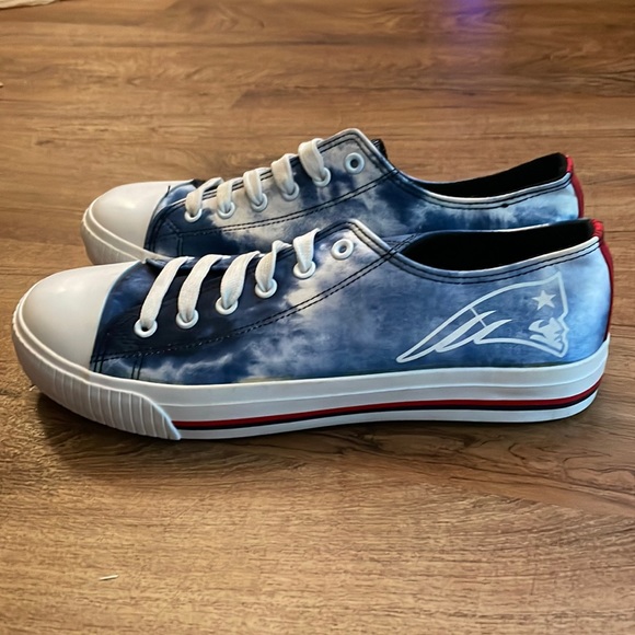 New England Patriots Sneakers - Picture 1 of 5
